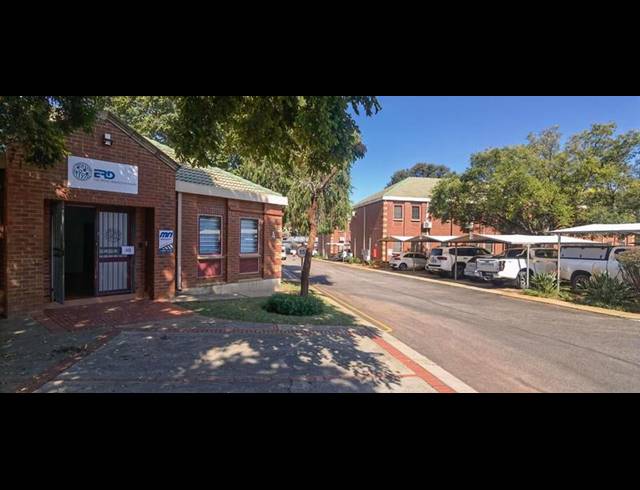 BUSINESS PROPERTY TO RENT IN DIE HOEWES